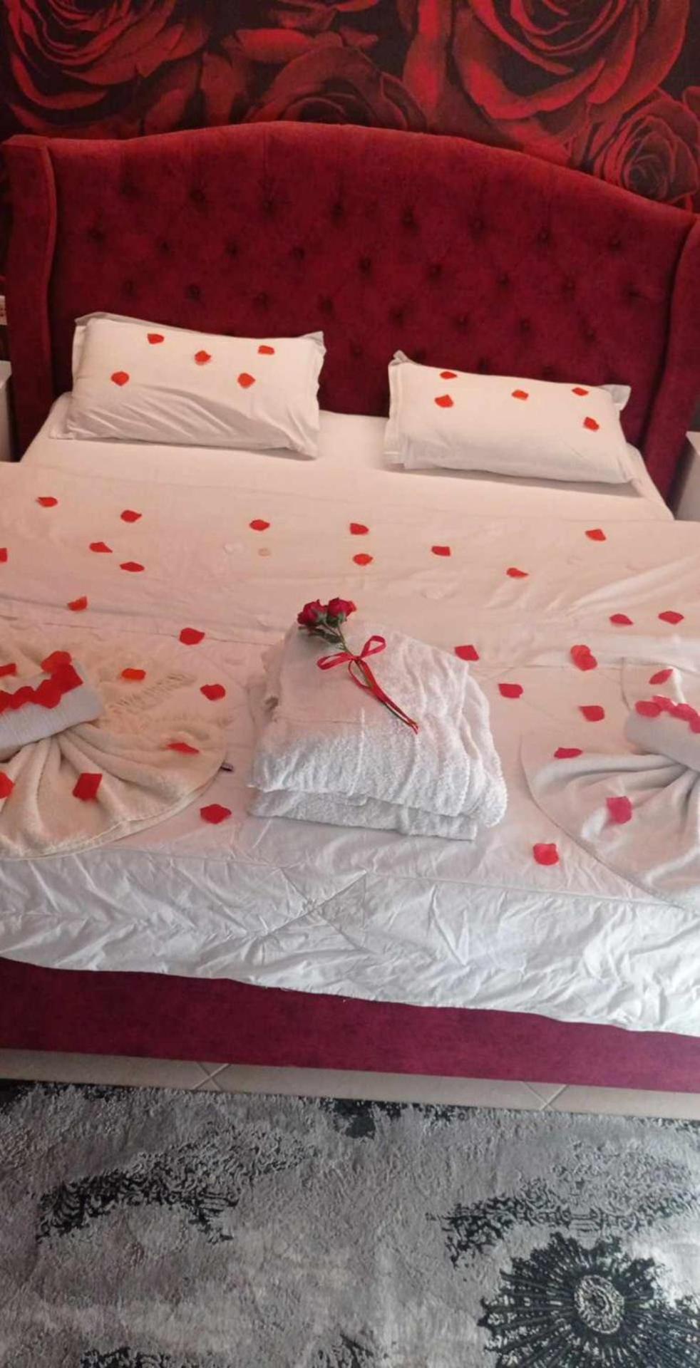 Ajilin Hotel Rooms Korce Esterno foto